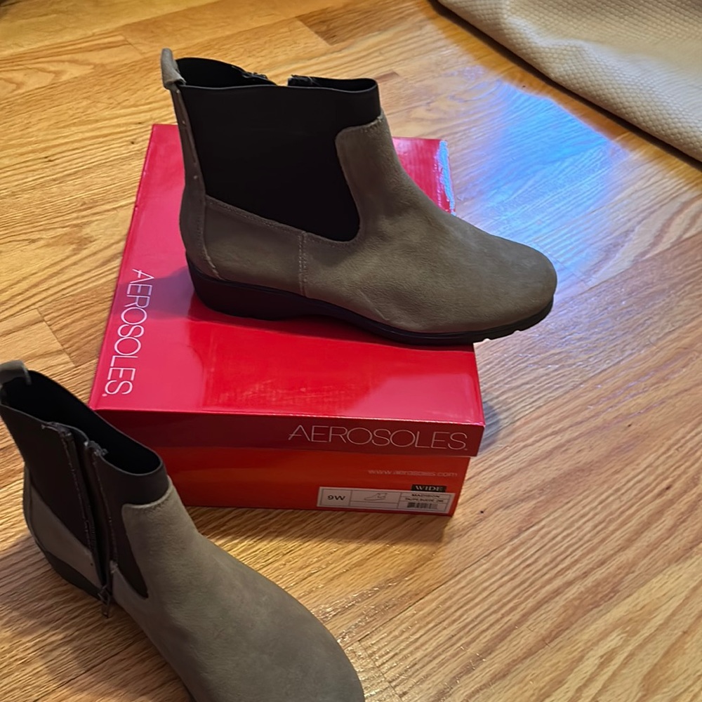 Aerosoles short bootie shoe brand new